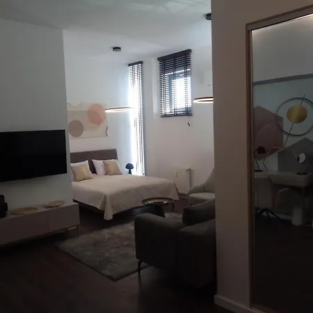 Apartament 60 *